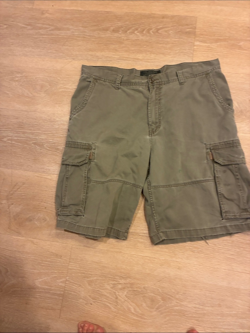 Old Navy Men's Distressed Cargo Shorts Retro Olive Size 38 Grunge